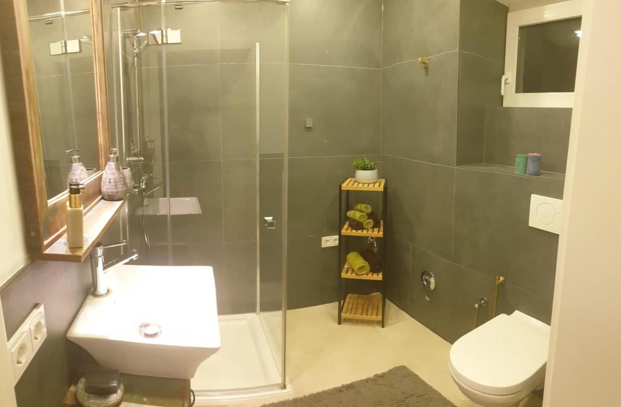 Apartment Mit Schoener, Moderner Einrichtung Colonia Esterno foto