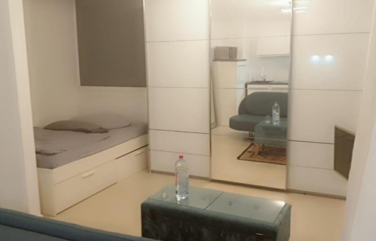 Apartment Mit Schoener, Moderner Einrichtung Colonia Esterno foto