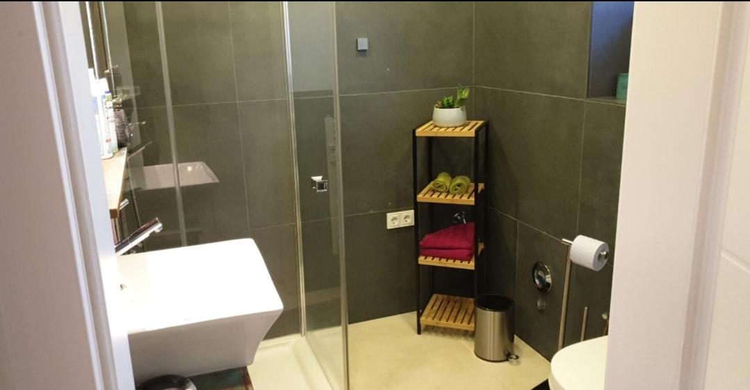 Apartment Mit Schoener, Moderner Einrichtung Colonia Esterno foto